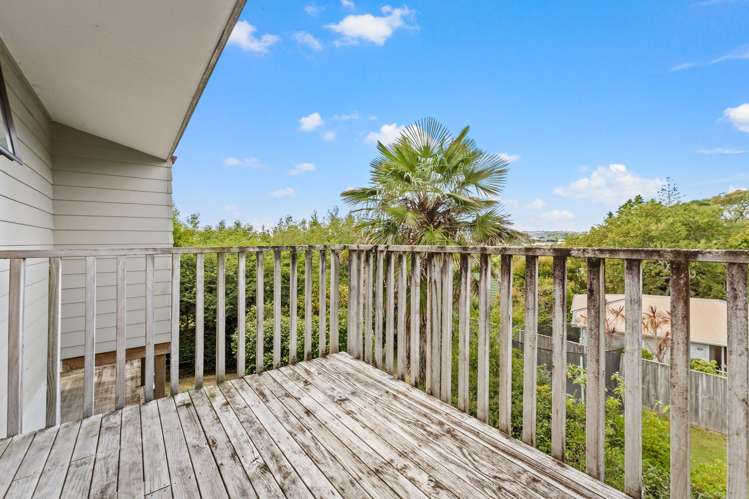 33 Gledstane Road Stanmore Bay_11