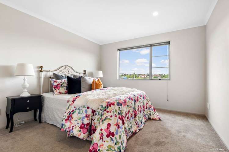 5 Savona Drive Flat Bush_8