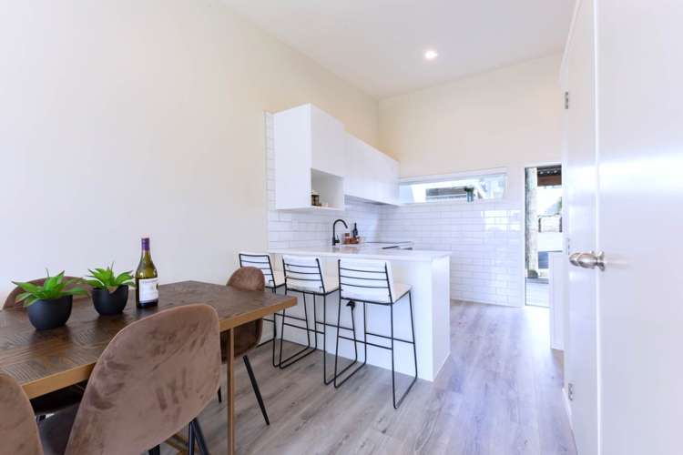 23p Hendry Avenue Hillsborough_3