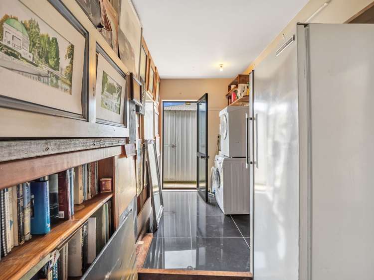 2/56 Aorangi Road Bryndwr_32