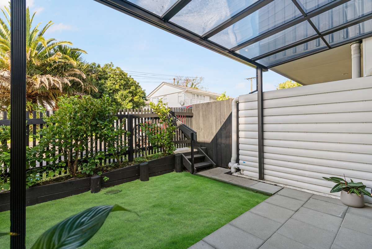 2/4 Harry Ward Place_3