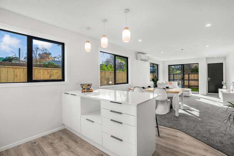 10/12 Marion Street Silverstream_7