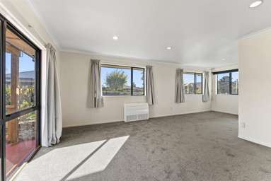 4 Longfields Road_2