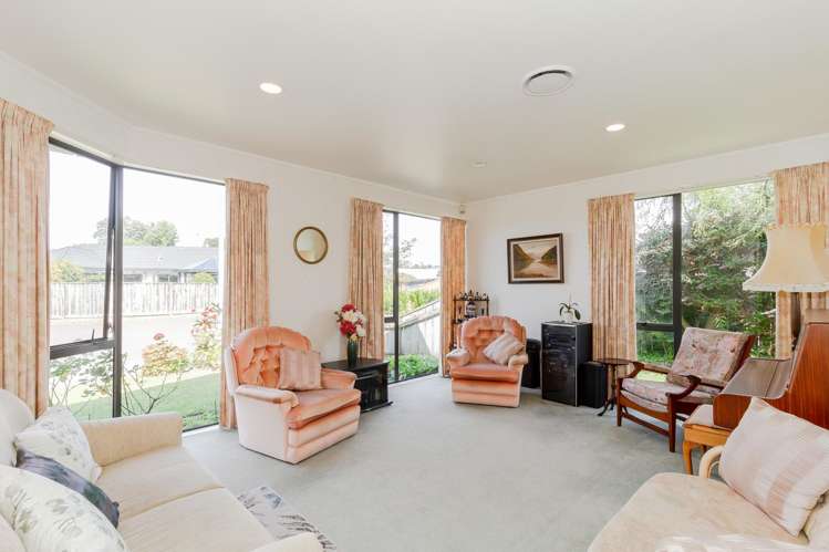 13 Bishops Close Greenmeadows_6