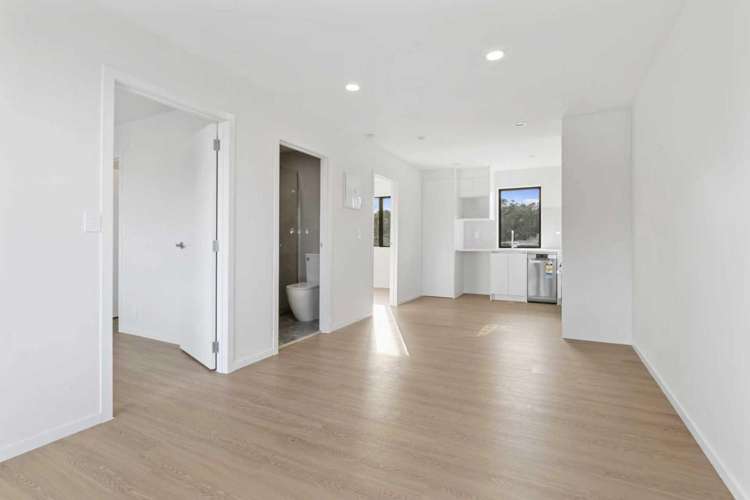 6/2 Blanc Road Silverdale_3