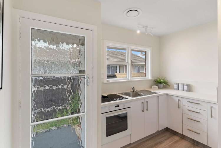 2/472 Greers Road Bishopdale_6