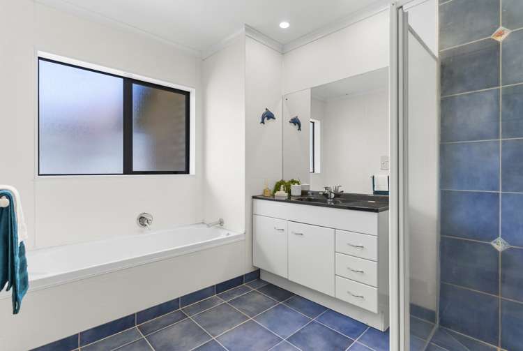 10 Fallsbrook Lane Mangere Bridge_16