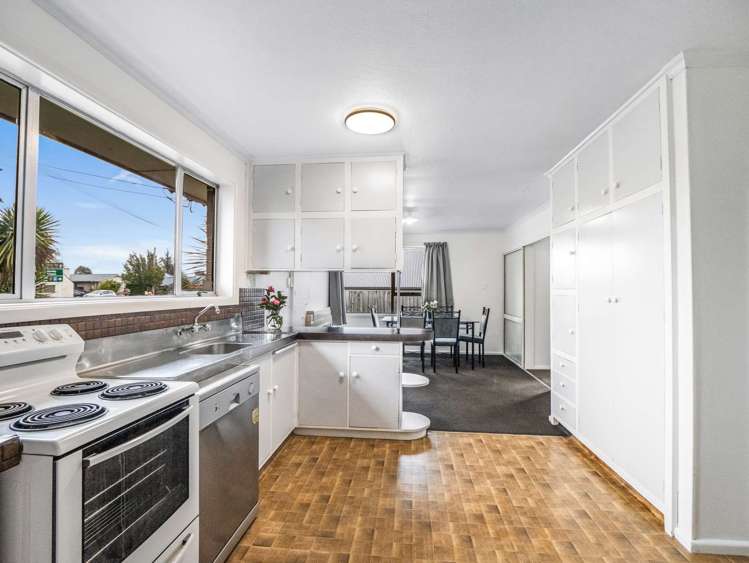 402 Yaldhurst Road Russley_14