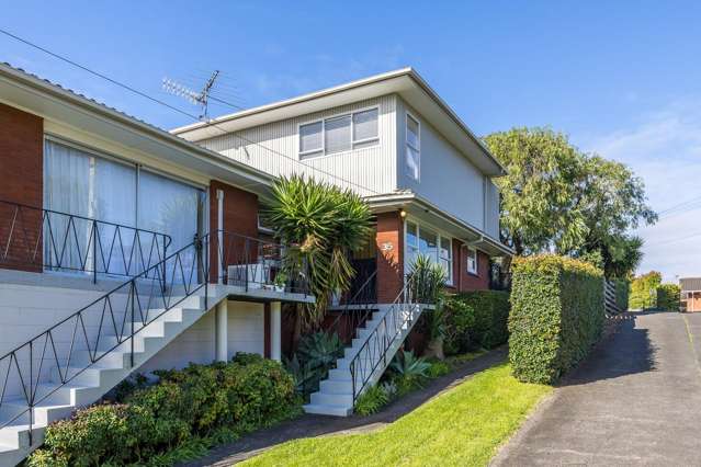 3 Bedroom 2 bathroom on Peek!