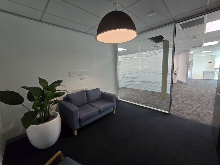 7A Pacific Rise Mt Wellington_3