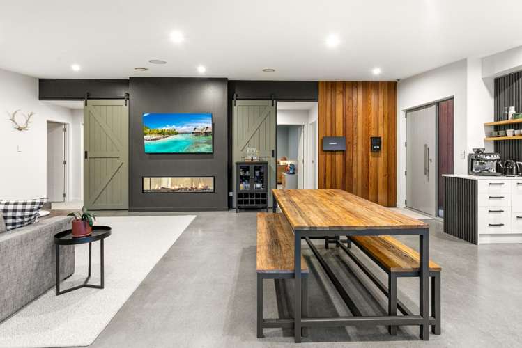 261 Lakes Boulevard Pyes Pa_16