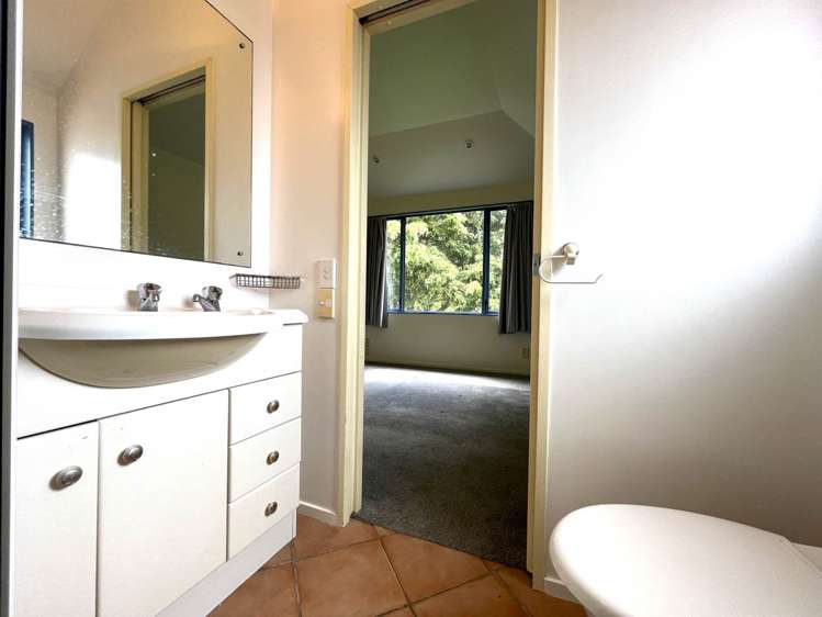 18 Houpara Street One Tree Hill_17