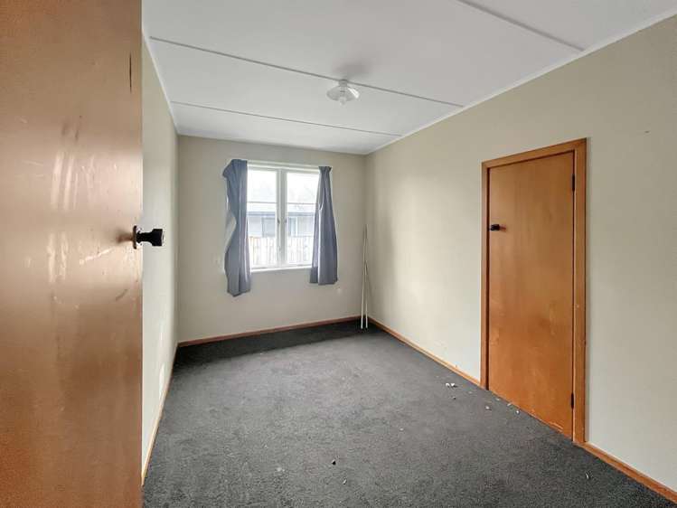 32 Roberts Line 2140_5