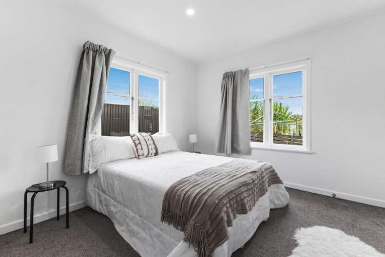 2/8 Fisher Crescent Otara_10