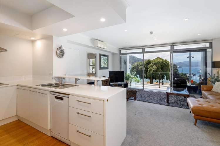 206/6 London Quay Picton_13