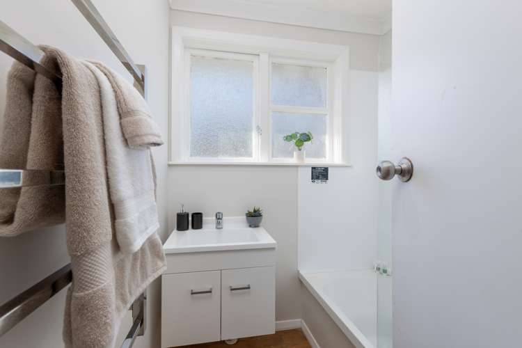 23 Dorset Grove Cannons Creek_9