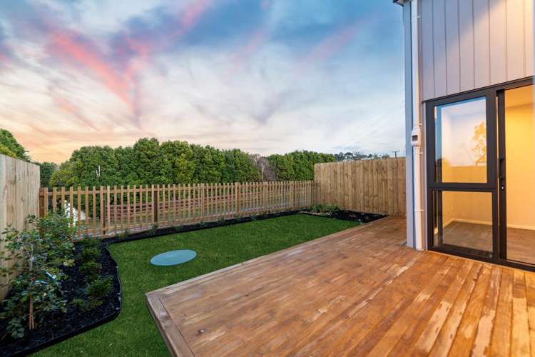 8 Paretao Street Massey_14