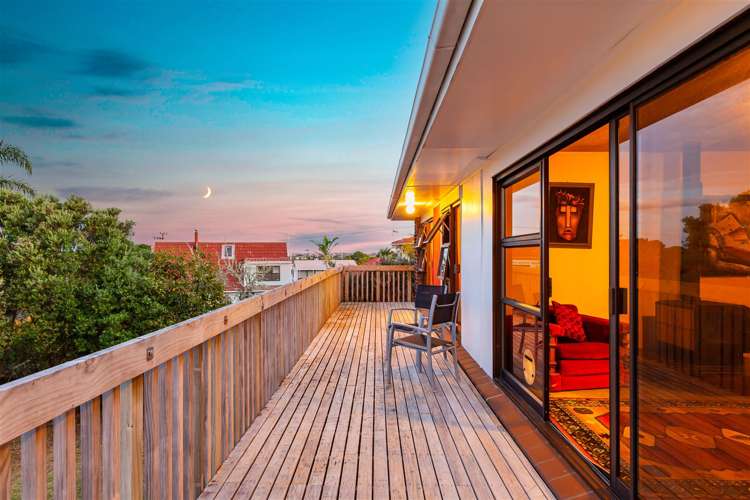 212 Royal Road Massey_4