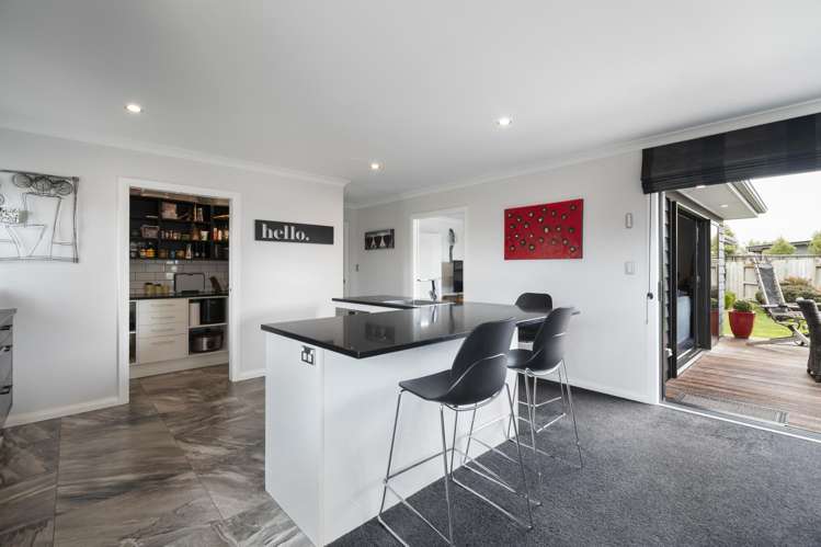 9 Saint Heliers Grove Fitzherbert_13