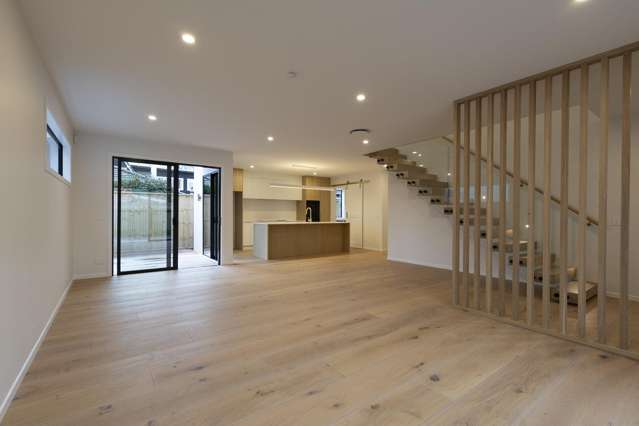 8 Maire Street Woburn_4