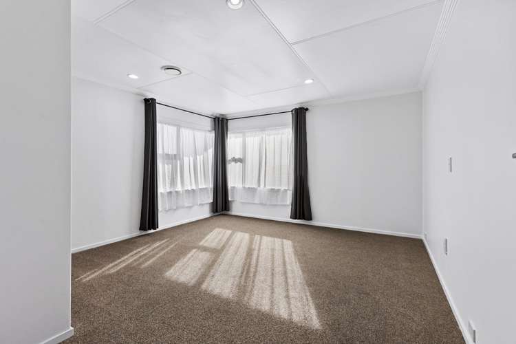 84 Glover Road Hawera_18