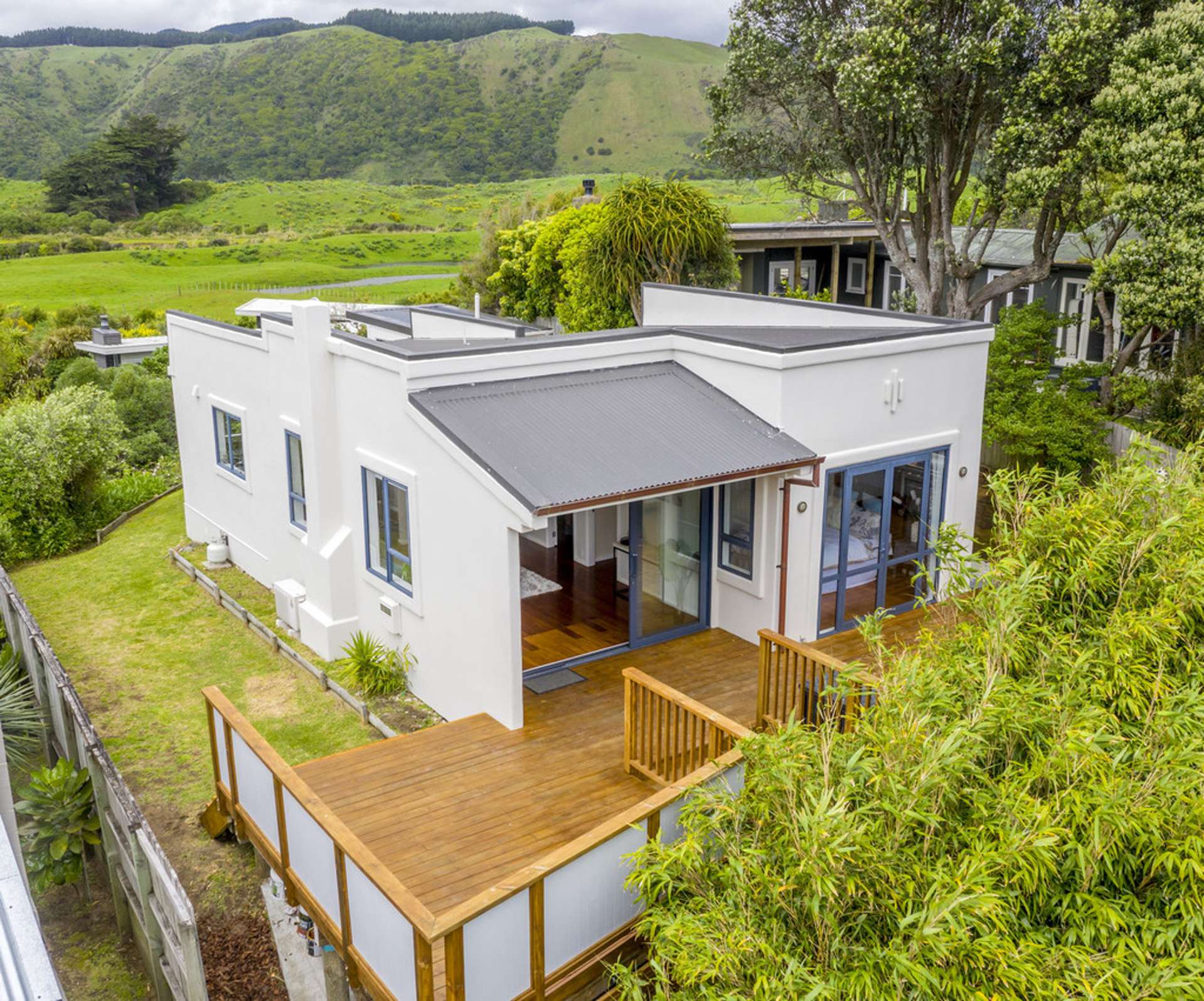 61 Tennis Court Road Raumati South_0