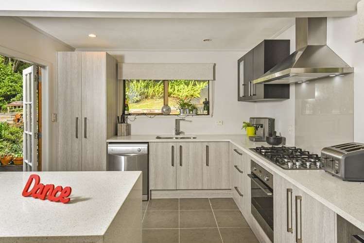 79 Oaktree Avenue Browns Bay_5