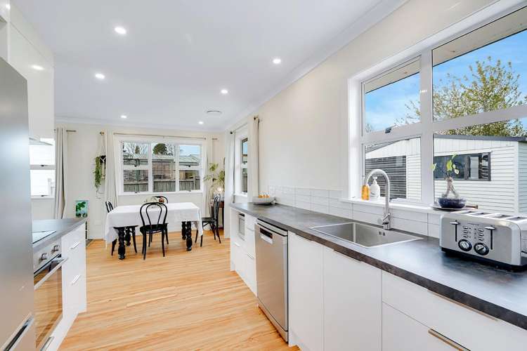 1465 Rewi Street 11385_4