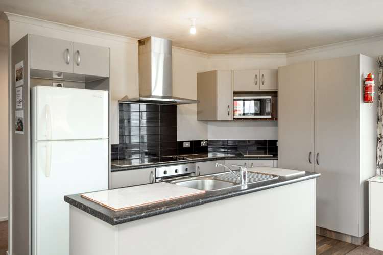 9b Foster Street Seddon_3