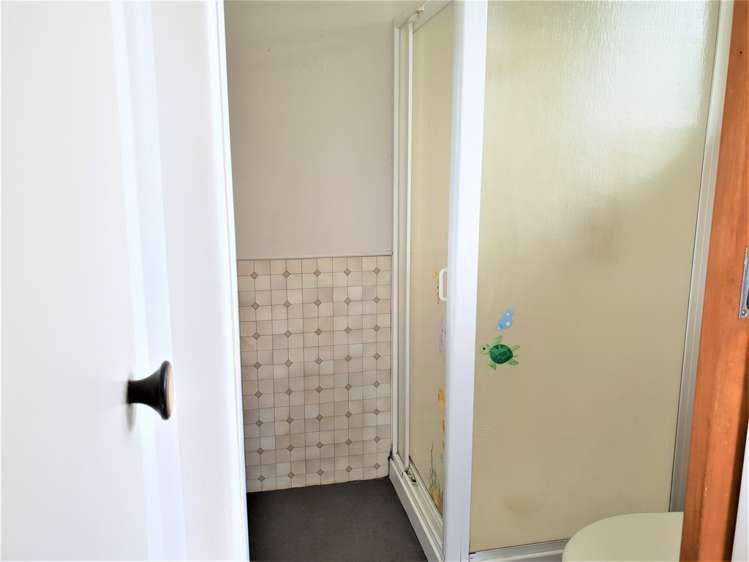 2/4 Kaumatua Place Te Atatu Peninsula_9