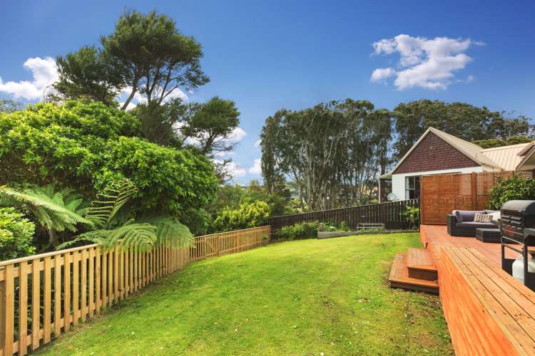 19 Longitude Place Whitby_13