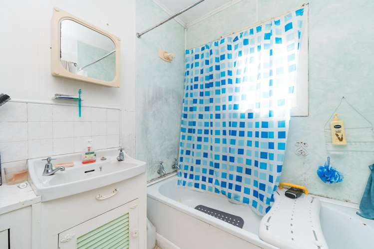 7 Lambert Street Marton_23