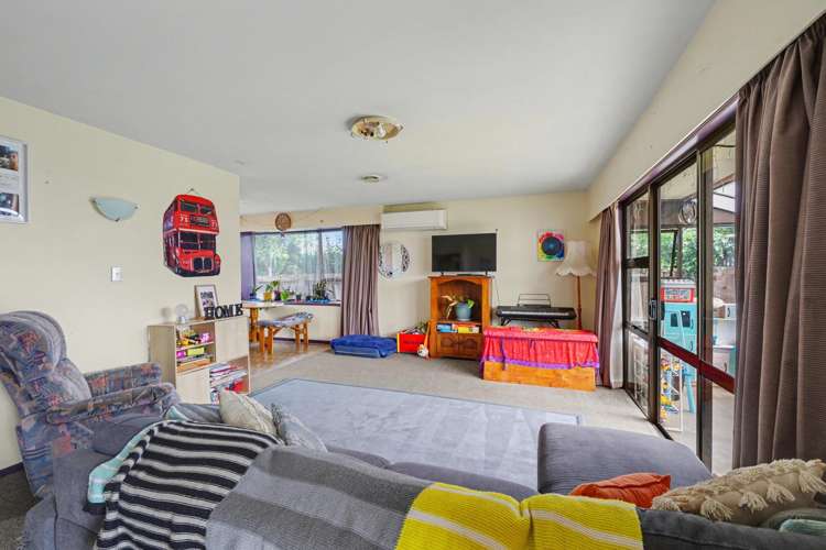 2/119A Prestons Road Redwood_1