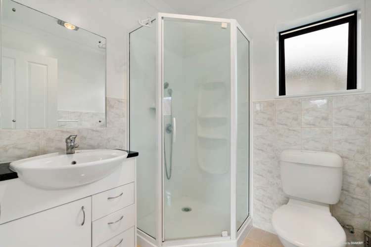 3 Nicholas Gibbons Drive Clendon Park_14