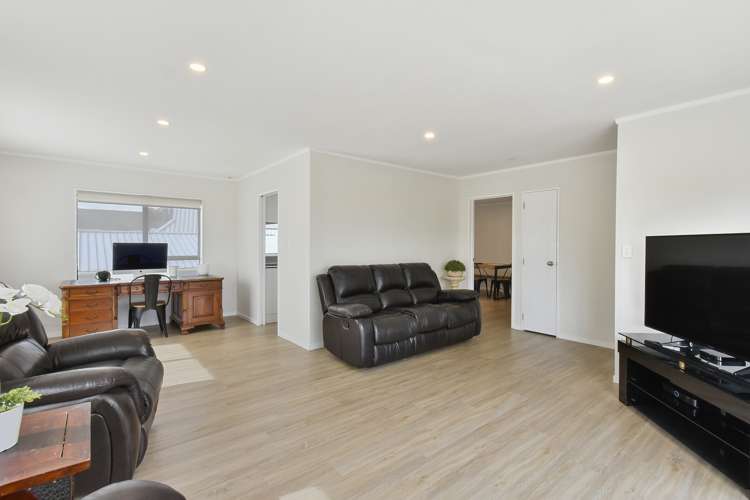 9 Deodar Place Totara Heights_5