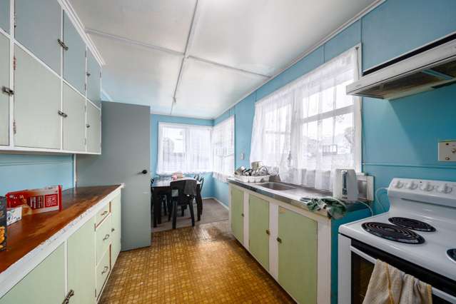 78 Champion Street Cannons Creek_2