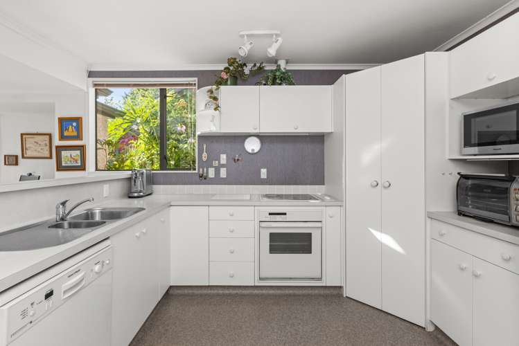 8 Bishops Close Greenmeadows_7