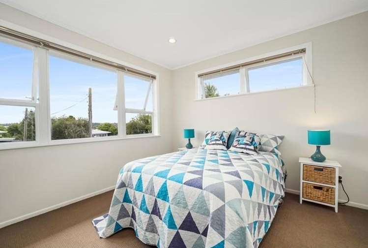 8 Arrow Road 10877_7