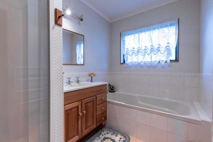 1 Curnow Place Leamington_16