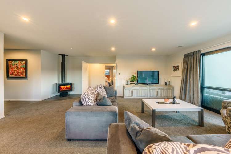 16 Finch Street Albert Town_5