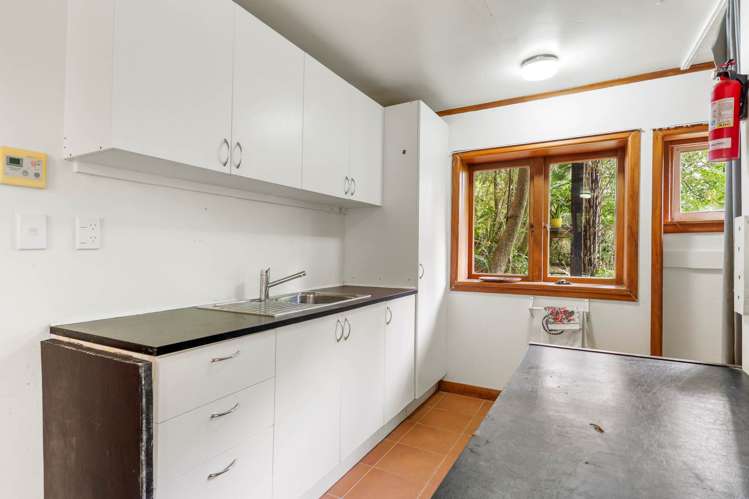 32 Parker Avenue New Lynn_14