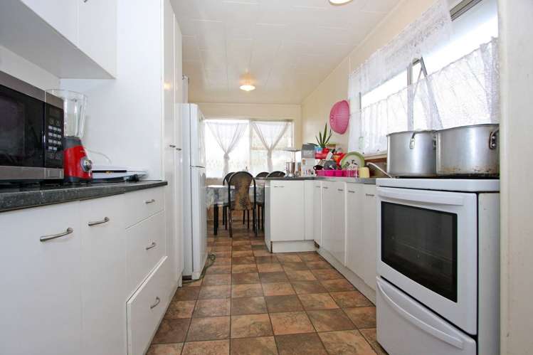 6 Staverton Crescent Mangere_5