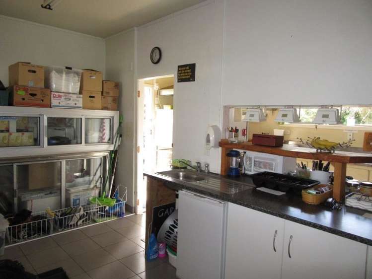 8254 State Highway 12 Omapere_10