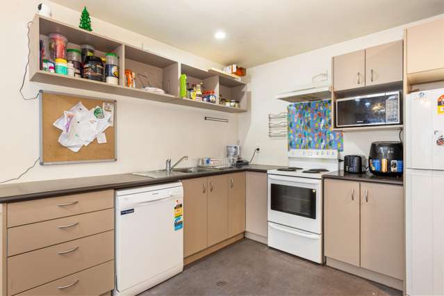 2/7 Hall Avenue Newtown_4