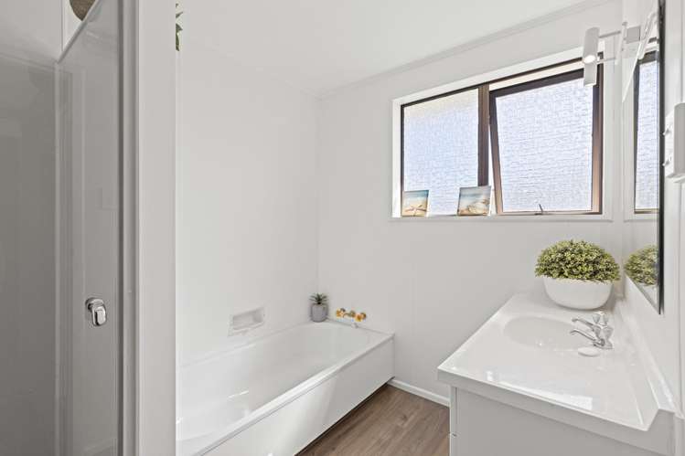 5 Sicely Street Marton_13