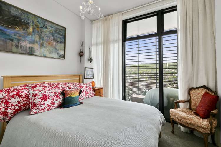 304/11 Jean Caldwell Way Island Bay_5