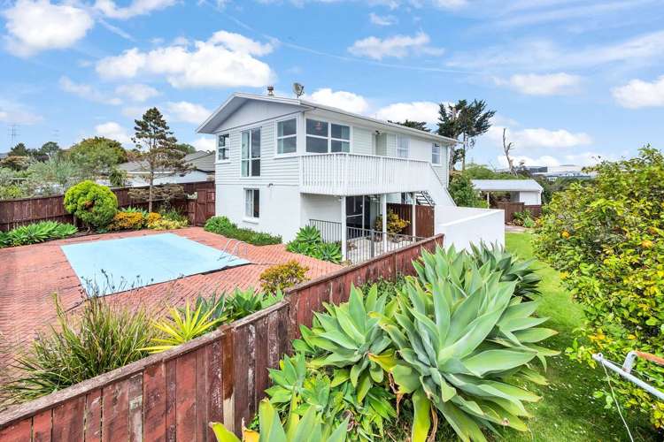 141 Flanshaw Road Te Atatu South_22
