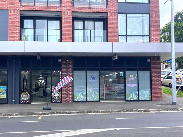 MODERN RETAIL SPACE ON DOMINION ROAD