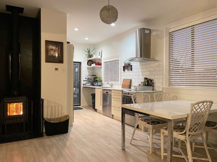 7 Maltby Avenue West End_10