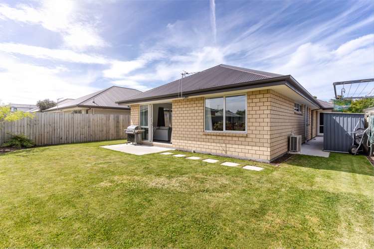 17 Lesley Keast Place Hornby_12